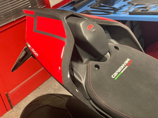 CARBONVANI Ducati Panigale V4 (2018+) Carbon Tail (black/red