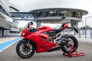 The Beauty and Performance of Ducati Panigale V2 Carbon: A Closer Look