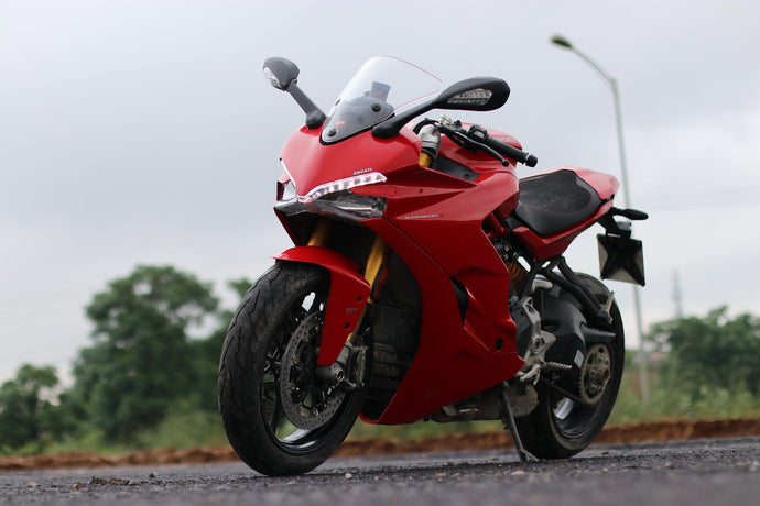 Ducati SuperSport 939 / 939S – A Perfect Blend of Sport and Road Versatility