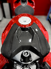 CARBONVANI DV4S25-04 Ducati Panigale V4 (2025+) Carbon Battery Cover – Accessories in Desmoheart – an Motorcycle Aftermarket Parts & Accessories Online Shop