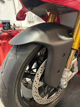 CARBONVANI DV4S25-11 Ducati Panigale V4 / Streetfighter V4 (2025+) Carbon Front Mudguard – Accessories in Desmoheart – an Motorcycle Aftermarket Parts & Accessories Online Shop