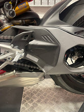 CARBONVANI DV4S25-23A Ducati Panigale V4 / Streetfighter V4 (2025+) Carbon Fork Cap – Accessories in Desmoheart – an Motorcycle Aftermarket Parts & Accessories Online Shop