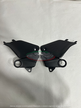 CARBONVANI DV4S25-26C Ducati Panigale V4 / Streetfighter V4 (2025+) Carbon Tank Side Panels – Accessories in Desmoheart – an Motorcycle Aftermarket Parts & Accessories Online Shop