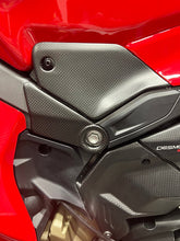 CARBONVANI DV4S25-26C Ducati Panigale V4 / Streetfighter V4 (2025+) Carbon Tank Side Panels – Accessories in Desmoheart – an Motorcycle Aftermarket Parts & Accessories Online Shop