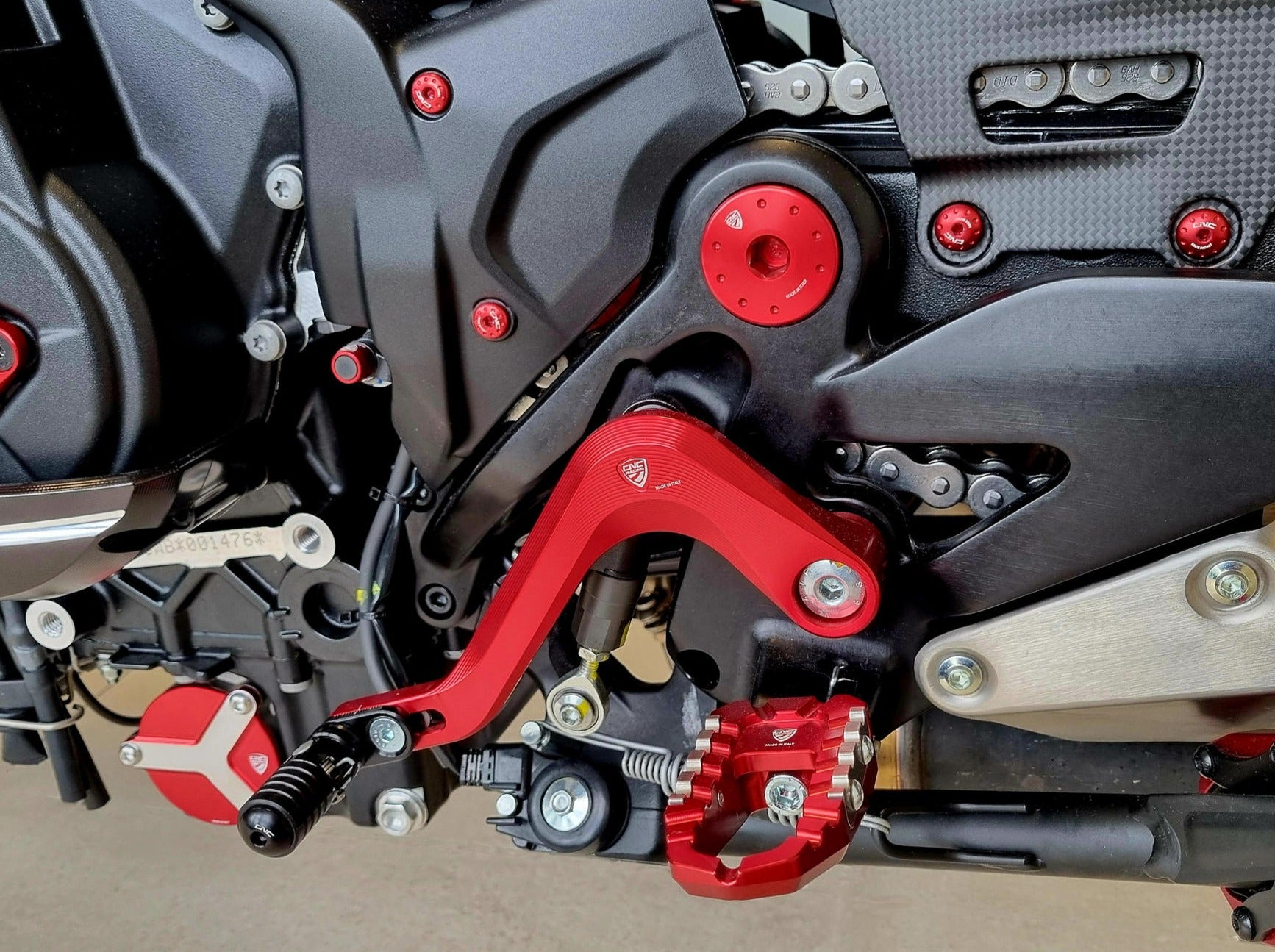 CNC RACING Ducati Diavel V4 (2023+) Gear/Rear Brake Levers Kit