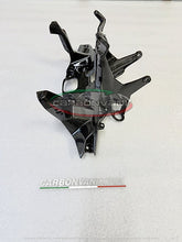 CARBONVANI DV4S25-03B Ducati Panigale V4 (2025+) Carbon Windshield Support – Accessories in Desmoheart – an Motorcycle Aftermarket Parts & Accessories Online Shop
