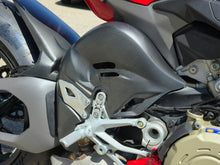 CNC RACING ZA423 Ducati Panigale V4 (2025+) Carbon Exhaust Pipes Heat Guard – Accessories in Desmoheart – an Motorcycle Aftermarket Parts & Accessories Online Shop