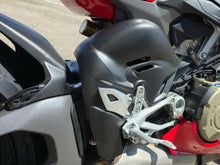 CNC RACING ZA423 Ducati Panigale V4 (2025+) Carbon Exhaust Pipes Heat Guard – Accessories in Desmoheart – an Motorcycle Aftermarket Parts & Accessories Online Shop