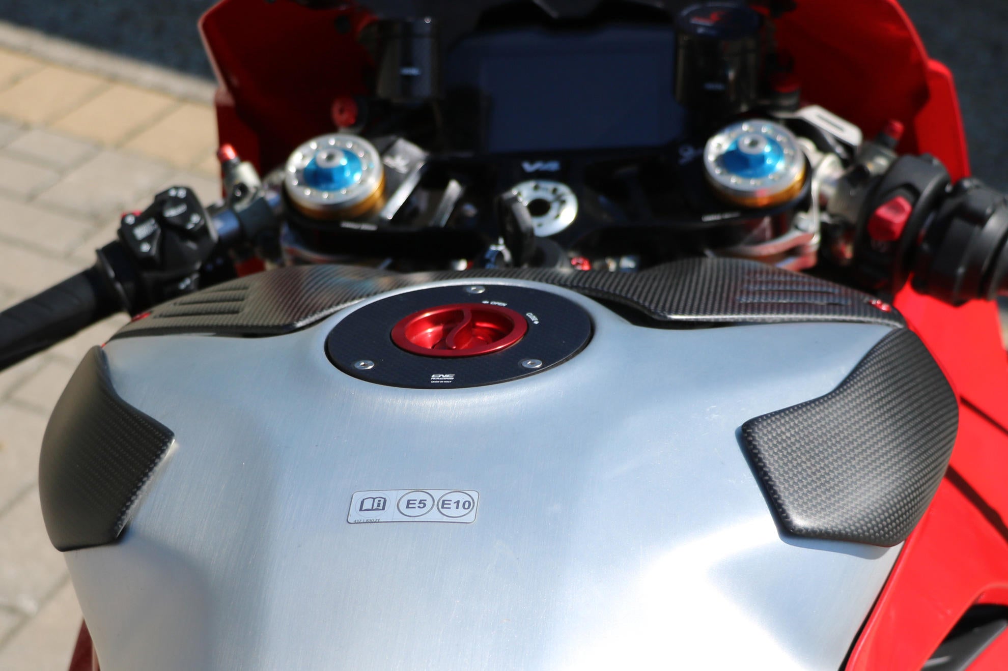CNC RACING Ducati Panigale V4 / Streetfighter Carbon Fuel Tank